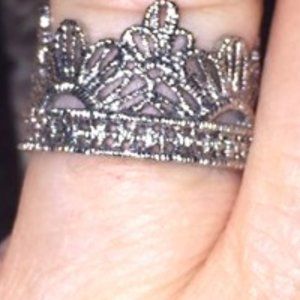 Chloe and Isabel Queens Lace ring Size 8